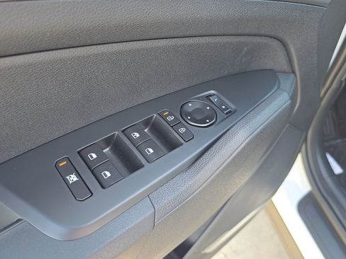 New 2026 Kia Sportage LX FWD image 19