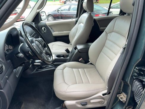 Used 2002 Jeep Liberty Limited AWD/4WD image 6