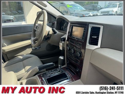 Used 2009 Jeep Grand Cherokee Laredo AWD/4WD image 27