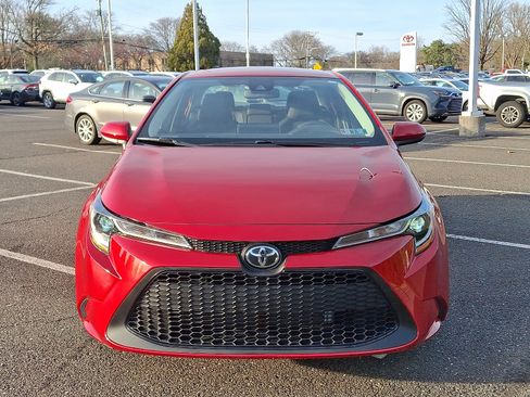 Certified 2021 Toyota Corolla LE image 2