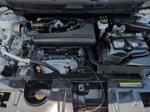 Used 2020 Nissan Rogue S FWD image 16