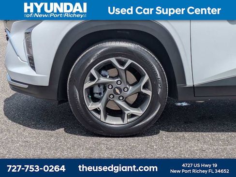 Used 2025 Chevrolet Trax LT w/ Driver Confidence Package FWD image 10