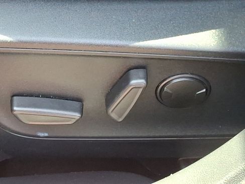 Used 2020 Ford Escape Titanium image 26