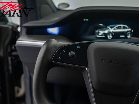 Used 2022 Tesla Model X Plaid image 16