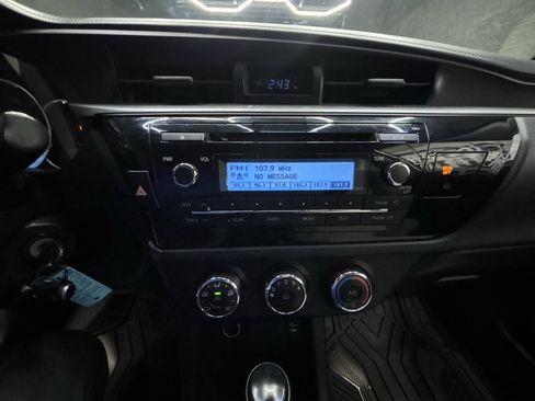 Used 2015 Toyota Corolla L FWD image 20