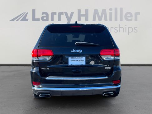 Used 2017 Jeep Grand Cherokee Summit image 4