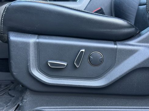 Used 2018 Ford F150 Raptor w/ Equipment Group 802A Luxury image 12