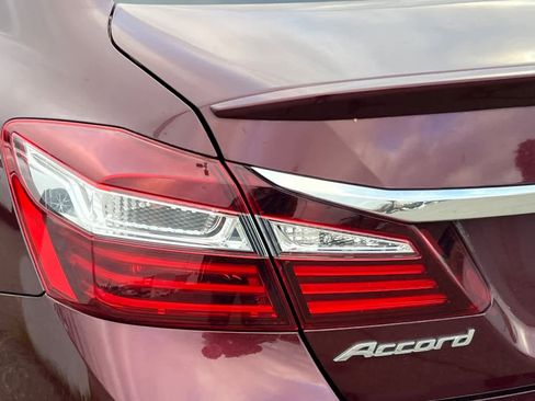Used 2016 Honda Accord Sport image 15