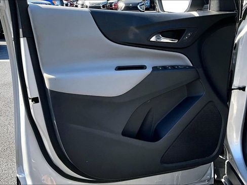 Used 2021 Chevrolet Equinox LS w/ LS Convenience Package image 20