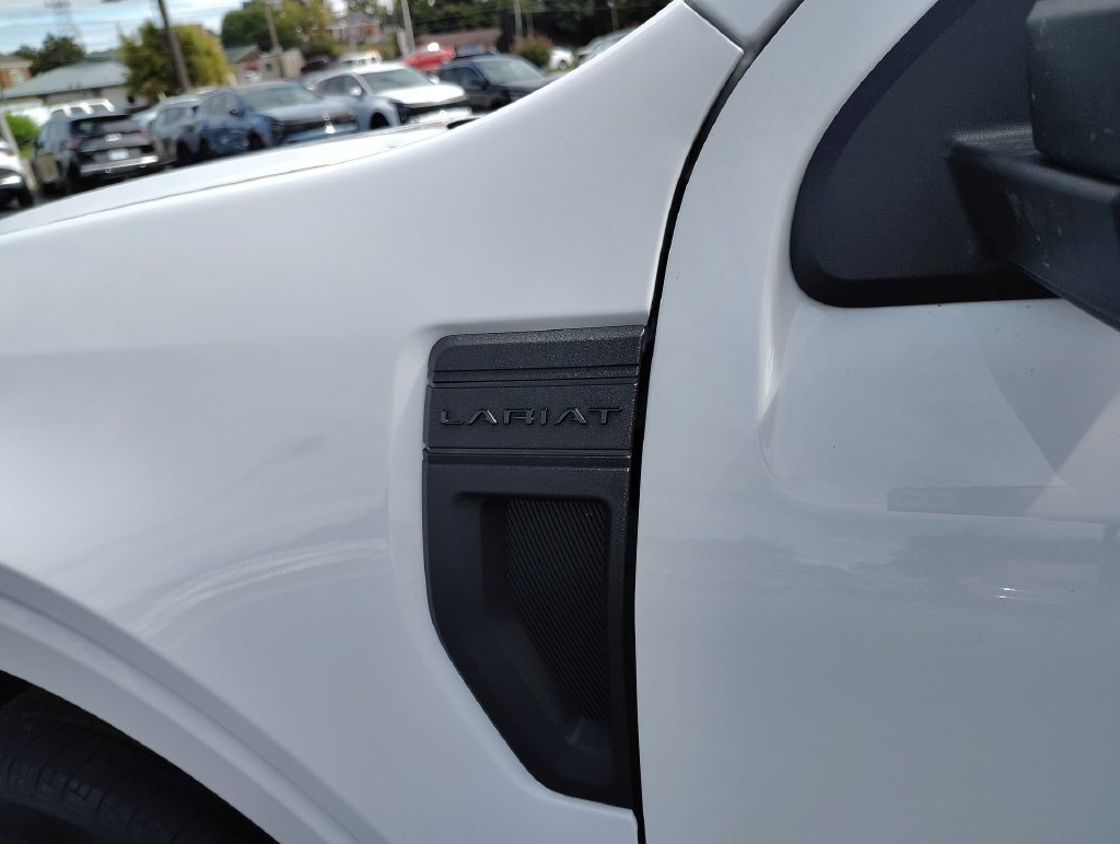 Used 2024 Ford Maverick Lariat w/ Black Appearance Package AWD/4WD image 8