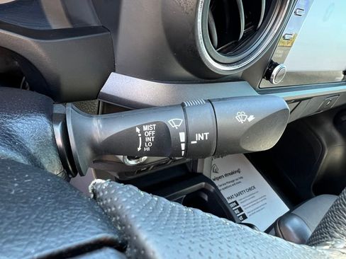 Used 2022 Toyota Tacoma 4x4 Double Cab image 17