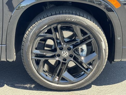 Used 2026 Volkswagen Tiguan SE R-Line AWD/4WD image 12