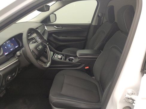 Used 2023 Jeep Grand Cherokee L Laredo image 17