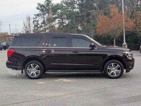 Certified 2024 Ford Expedition Max XLT image 3