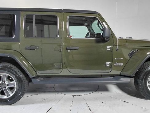Used 2021 Jeep Wrangler Unlimited Sahara w/ Uconnect 4C Nav & Sound Group AWD/4WD image 9