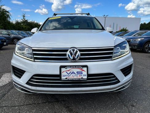 Used 2016 Volkswagen Touareg VR6 AWD/4WD image 2
