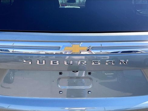 Used 2023 Chevrolet Suburban Premier image 26