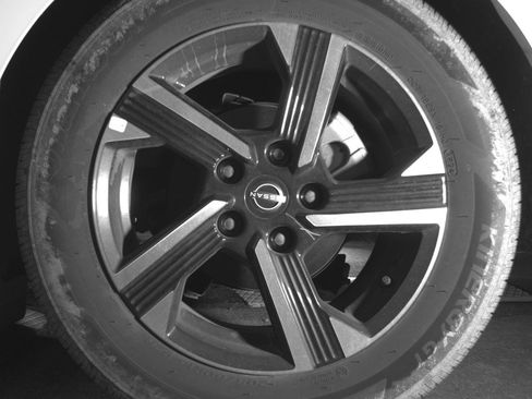 Used 2025 Nissan Sentra SV FWD image 14