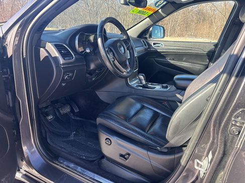 Used 2019 Jeep Grand Cherokee Limited image 13