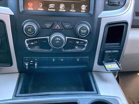 Used 2014 RAM 3500 SLT w/ Luxury Group image 16