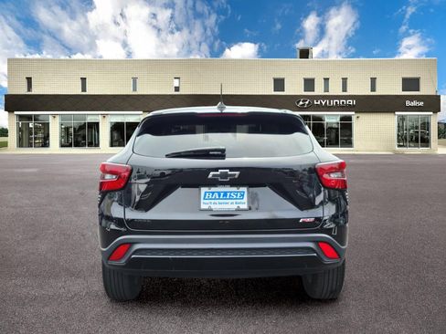 Used 2024 Chevrolet Trax RS FWD image 4