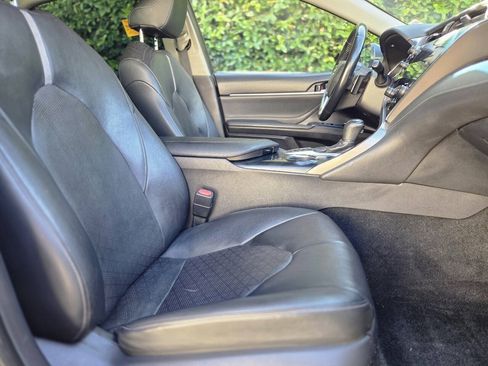 Used 2018 Toyota Camry XSE FWD image 22