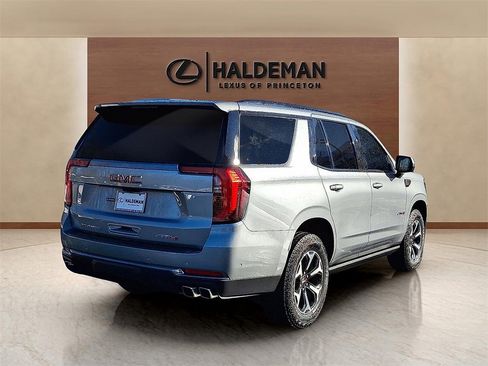 Used 2025 GMC Yukon AT4 w/ AT4 Premium Package image 6