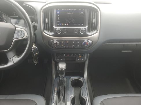 Used 2022 Chevrolet Colorado Z71 AWD/4WD image 10