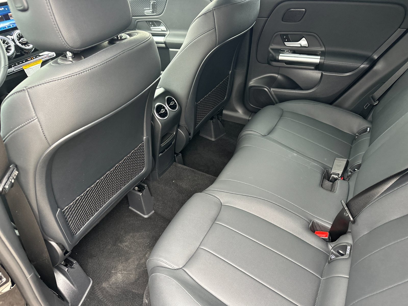 Used 2025 Mercedes-Benz GLA 250 image 12