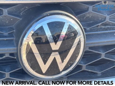 Used 2022 Volkswagen Taos SE w/ IQ.Drive SE Package FWD image 8