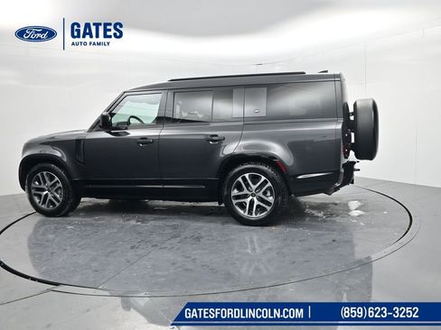 Used 2023 Land Rover Defender 130 X-Dynamic SE AWD/4WD image 5