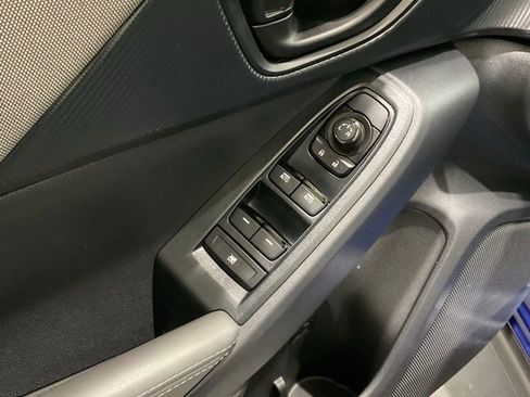 Used 2025 Subaru Crosstrek 2.0i Premium image 7