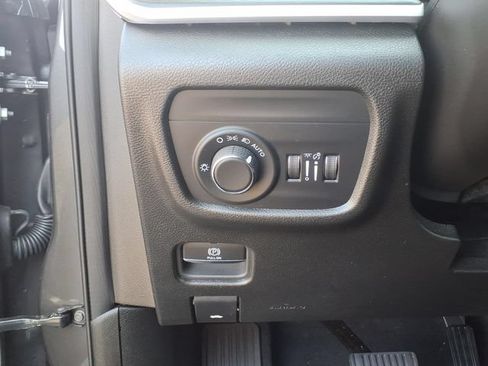 Certified 2024 Jeep Grand Cherokee L Altitude AWD/4WD image 16