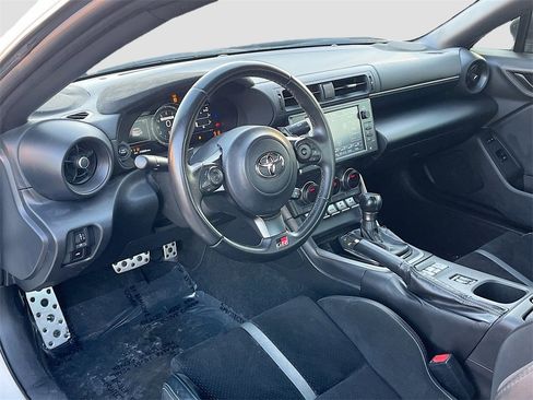 Used 2023 Toyota GR86 Premium image 9