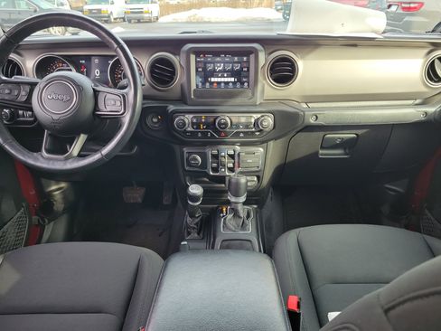 Used 2021 Jeep Gladiator Willys image 9