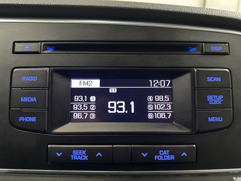 Used 2017 Hyundai Elantra SE image 27