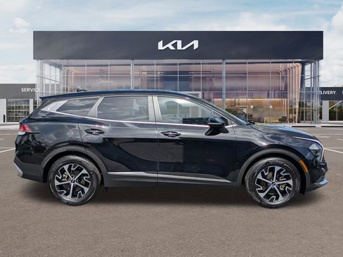 Certified 2023 Kia Sportage EX FWD image 3