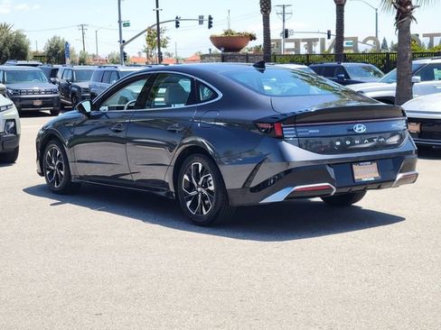 Used 2025 Hyundai Sonata SEL FWD image 3