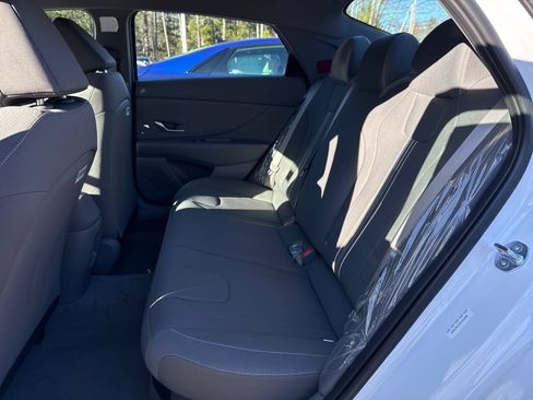 New 2026 Hyundai Elantra Hybrid FWD image 12