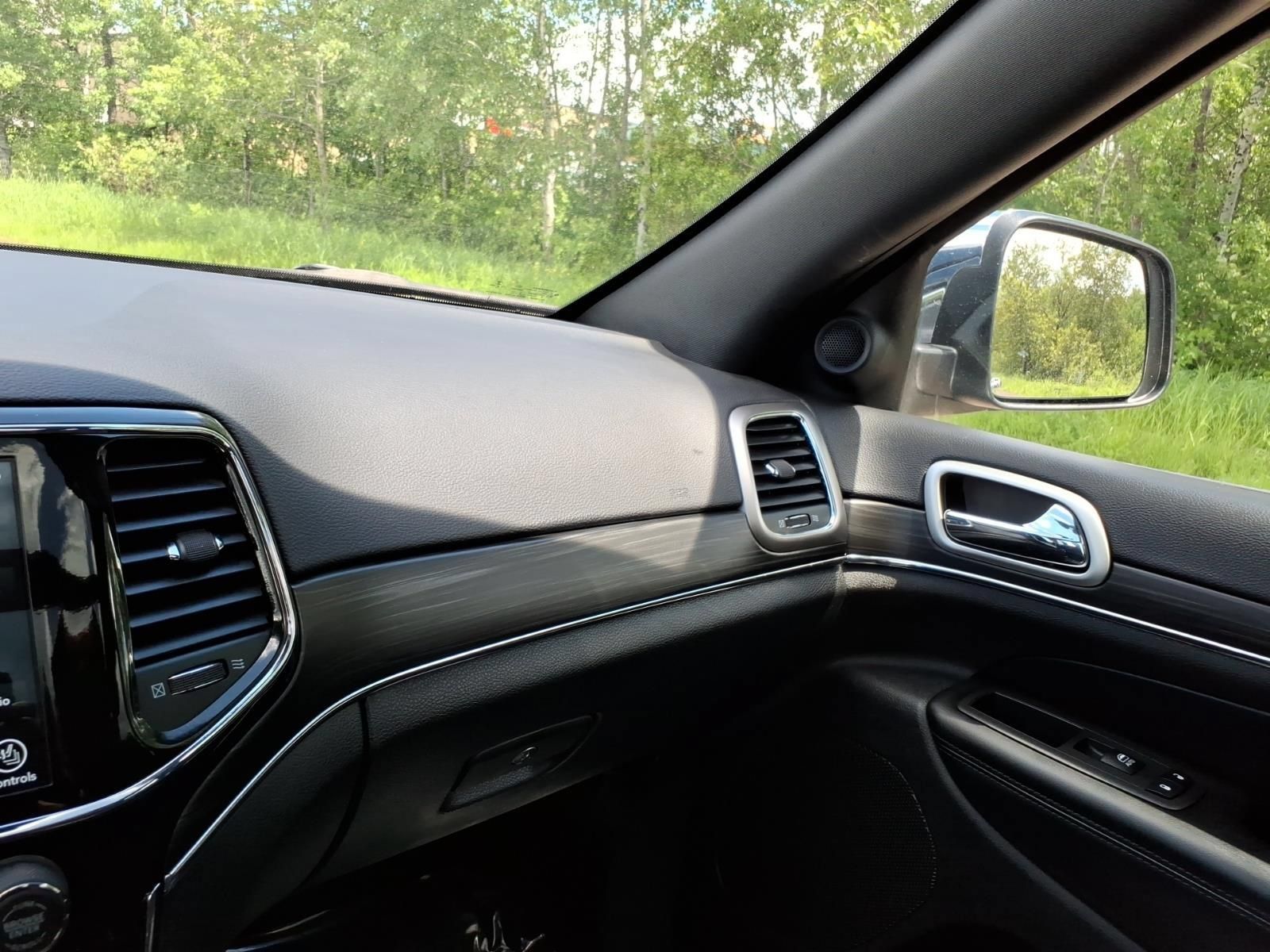 Used 2022 Jeep Grand Cherokee Limited AWD/4WD image 23