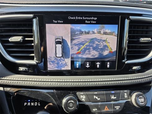 Used 2019 Chrysler Pacifica Limited w/ Advanced Safetytec Group image 24