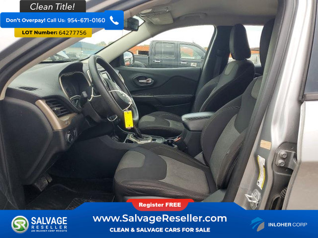 Used 2015 Jeep Cherokee Sport FWD image 9
