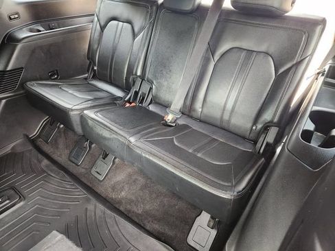 Used 2018 Ford Expedition Limited w/ Equipment Group 301A AWD/4WD image 33