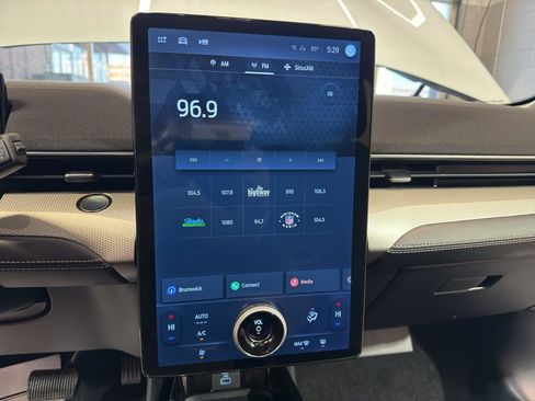 Used 2022 Ford Mustang Mach-E Select image 17