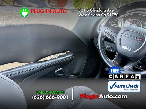 Used 2019 Dodge Challenger SXT RWD image 11