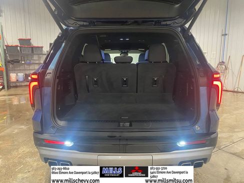 Used 2024 Chevrolet Traverse LT image 13