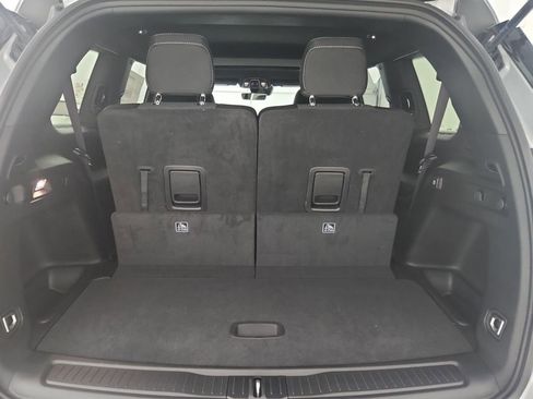 New 2025 Jeep Grand Cherokee L Laredo image 33