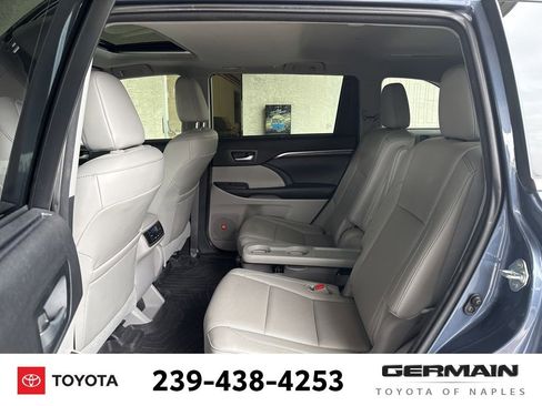 Used 2016 Toyota Highlander Limited w/ Driver Technology Package image 19