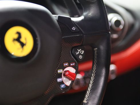 Used 2018 Ferrari 488 GTB RWD image 26