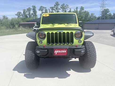 Used 2016 Jeep Wrangler Unlimited Rubicon AWD/4WD image 2